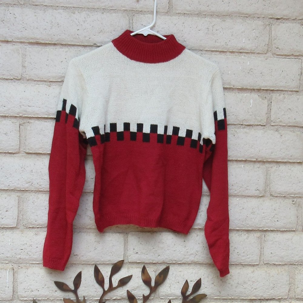 SPIN Acrylic Long Sleeve Sweater Medium